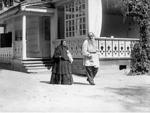 Лев Толстой с сестрой в Ясной поляне, 1908